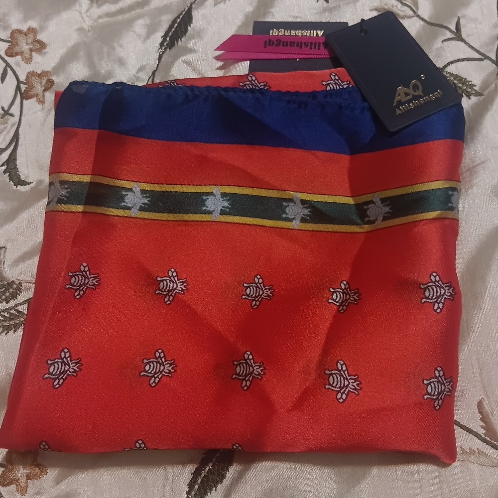 Ailishanqi Women's Silk Scarf Bee Print 28X28 Red- Blue